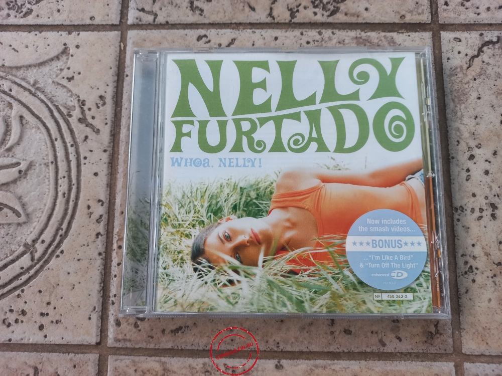 Audio CD: Nelly Furtado (2000) Whoa, Nelly!