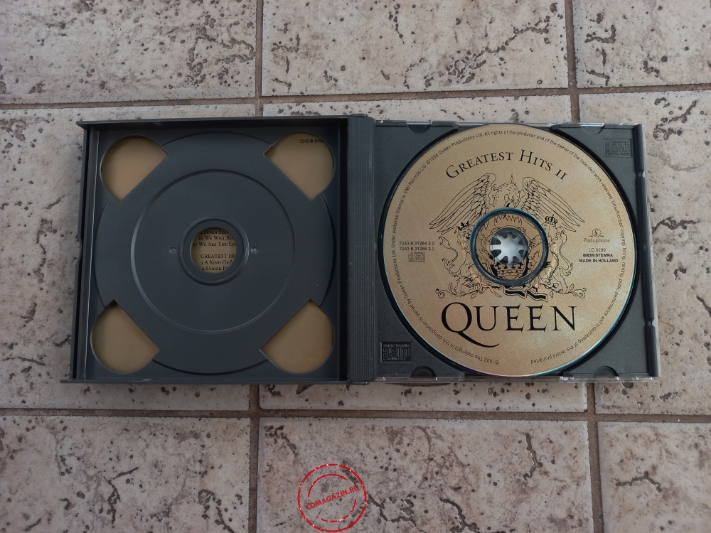 Audio CD: Queen (1981) Greatest Hits I & II