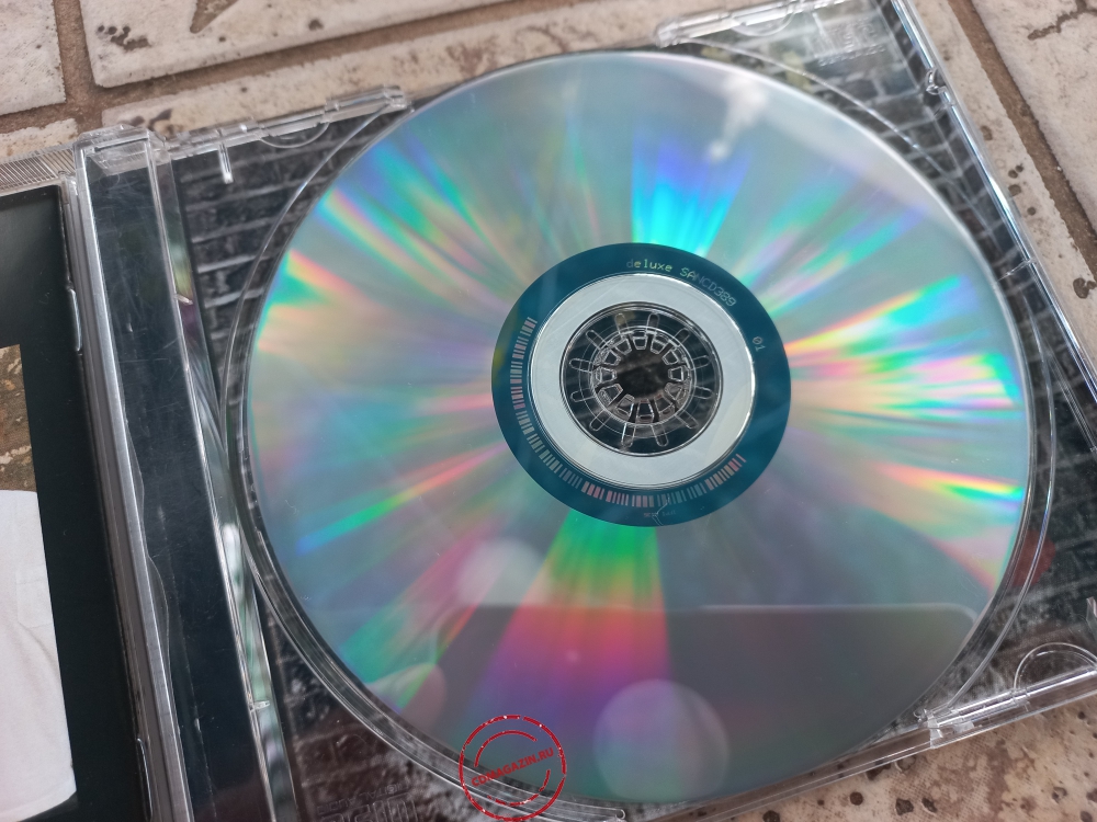 Audio CD: Status Quo (2005) The Party Ain't Over Yet...