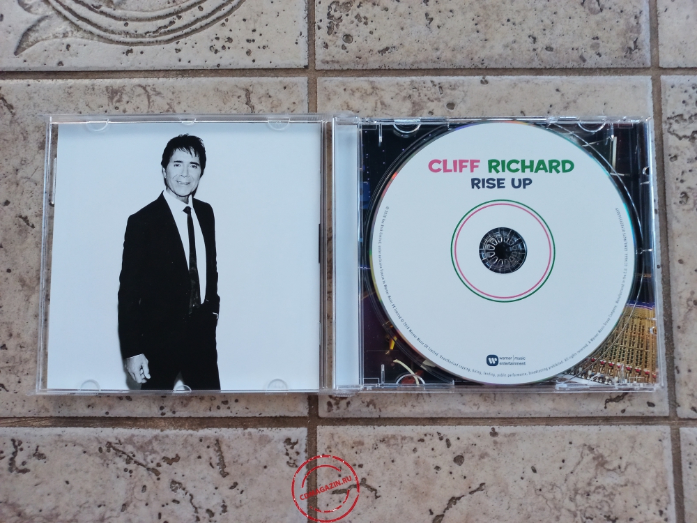 Audio CD: Cliff Richard (2018) Rise Up