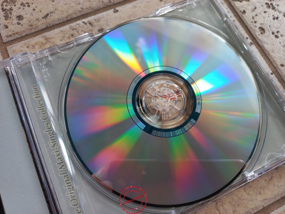 Audio CD: Linda Jo Rizzo (2026) Let's Get Out (The Original Maxi-Singles Collection)