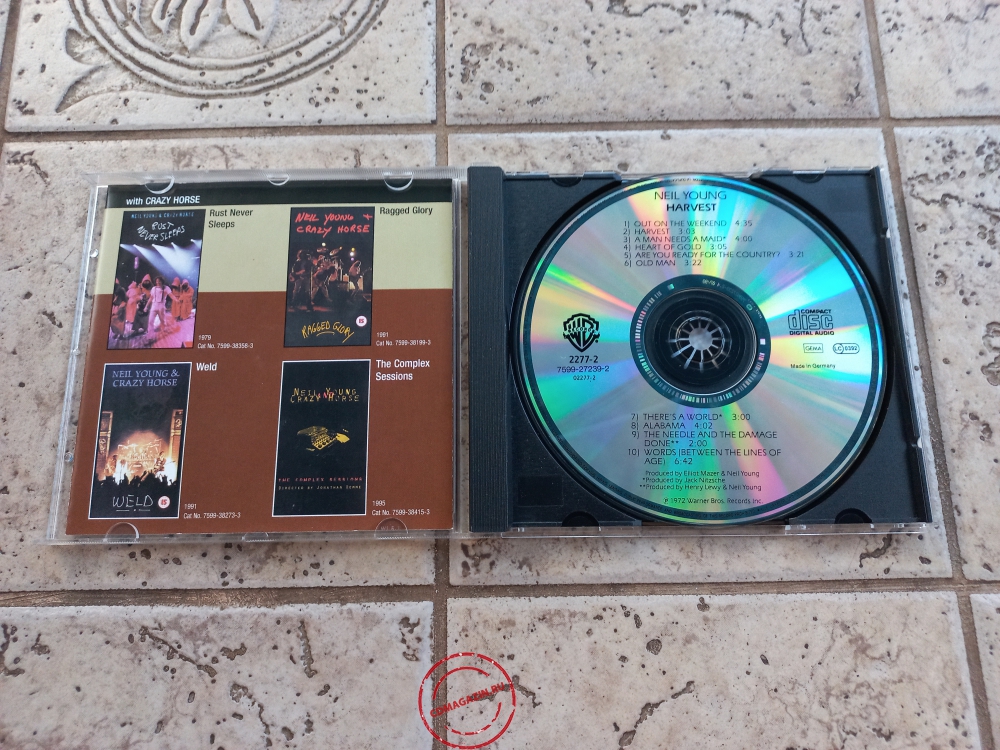 Audio CD: Neil Young (1972) Harvest