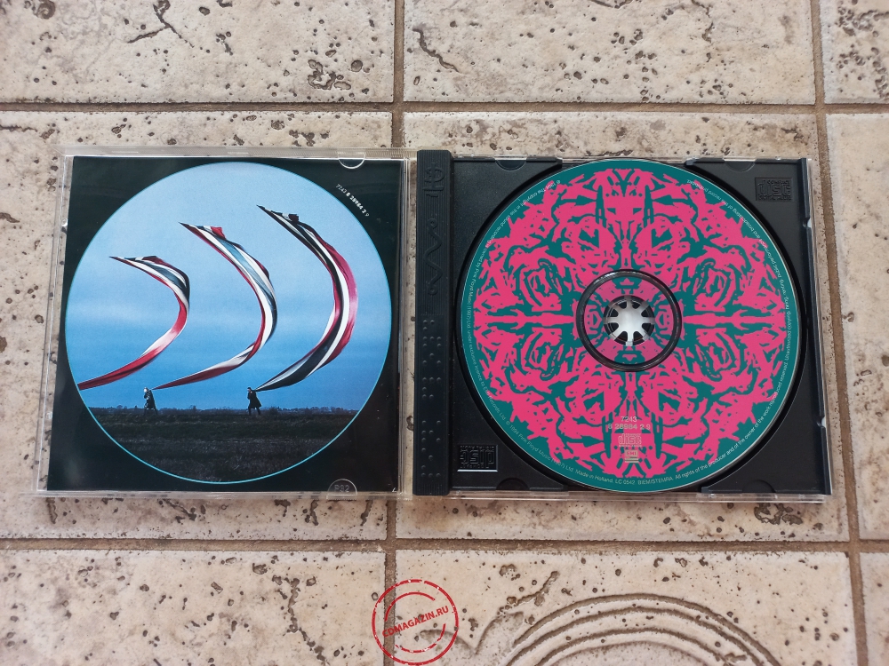 Audio CD: Pink Floyd (1994) The Division Bell