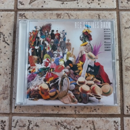 Audio CD: Elton John (1988) Reg Strikes Back